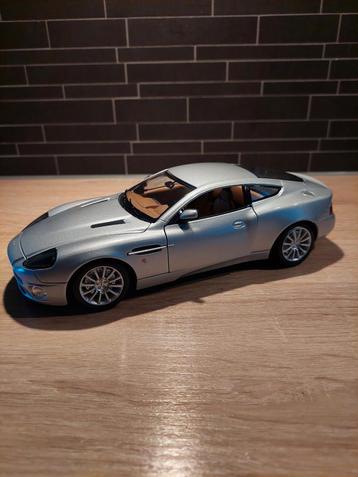 Bburago 1:18 Aston Martin Vanquish - in doos beschikbaar voor biedingen