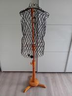 Oude zwarte draad paspop op standaard, Antiek en Kunst, Curiosa en Brocante, Ophalen