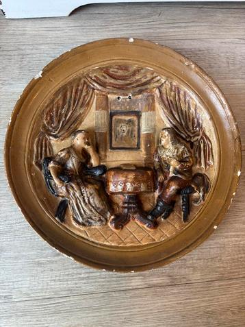Antieke wandplaquette in reliëf beschikbaar voor biedingen