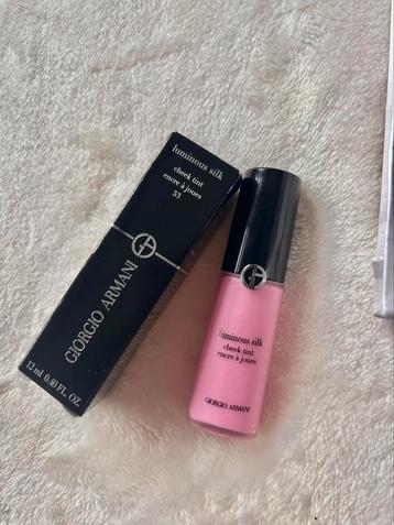 Armani Blush beschikbaar voor biedingen