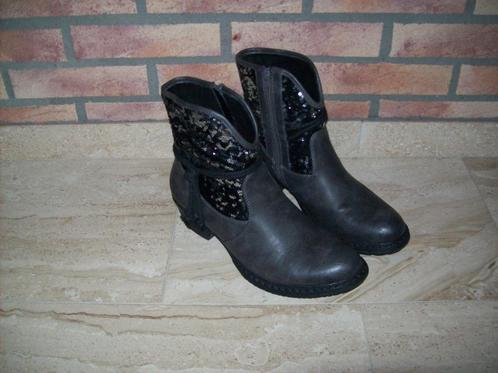 Leuke Rieker laarsjes maat 40, Kleding | Dames, Schoenen, Zo goed als nieuw, Lage of Enkellaarzen, Zwart, Ophalen of Verzenden
