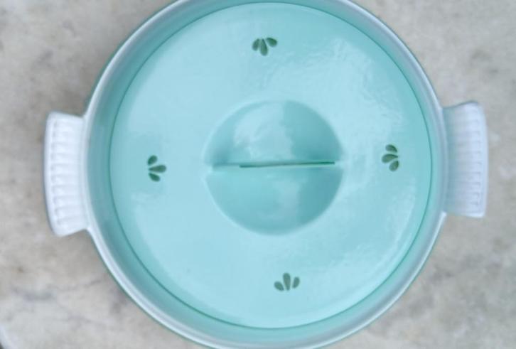 DRU gietijzer 3 vaksschaal + deksel groen beschilderd (G281), Huis en Inrichting, Keuken | Potten en Pannen, Zo goed als nieuw