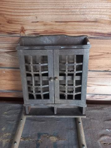 Kruidenrekje wandkastje vintage retro beschikbaar voor biedingen