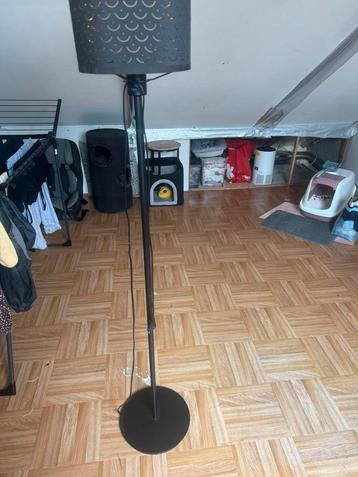 Lamp beschikbaar voor biedingen
