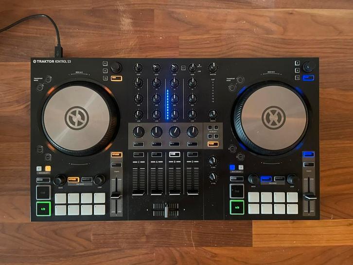 Traktor Kontrol S3, Muziek en Instrumenten, Dj-sets en Draaitafels, Zo goed als nieuw, Dj-set, Overige merken, Ophalen