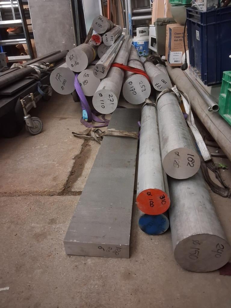 Diverse aluminium staven en div staal, Ophalen of Verzenden, Aluminium