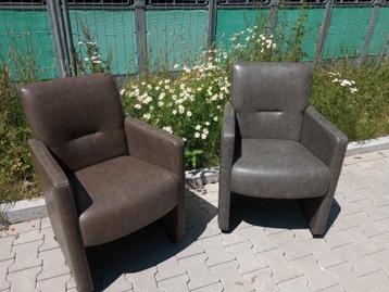 GRATIS! 1 Fauteuil op wieltjes in antraciet