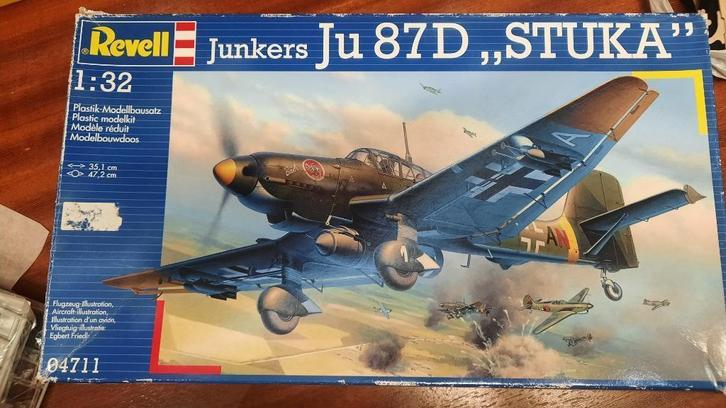 Revell Ju 87 D stuka 1:35 kitnr 04711 met verlinden motor, Hobby en Vrije tijd, Modelbouw | Vliegtuigen en Helikopters, Zo goed als nieuw
