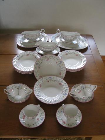 Summer Chintz * zoek JIJ nog IETS ? * porselein * Engeland * beschikbaar voor biedingen