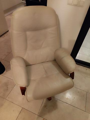 Comfortabele lederen zitstoel - gratis af te halen in Vleute