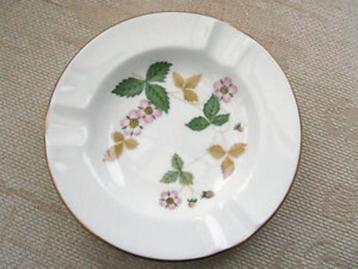 Wedgewood Wild Strawberry asbakje beschikbaar voor biedingen