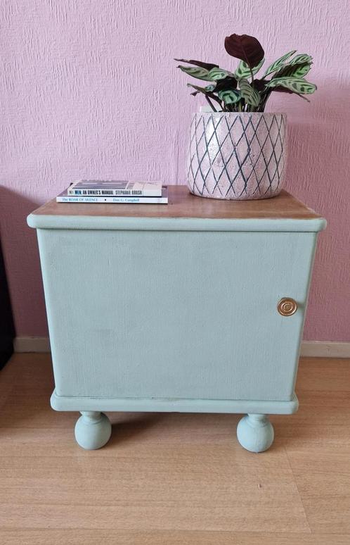 Leuk opgeknapt kastje, Huis en Inrichting, Slaapkamer | Nachtkastjes, Zo goed als nieuw, Minder dan 45 cm, Hout, Ophalen