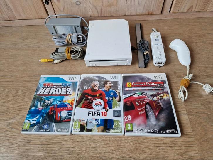 Nintendo Wii Console + 3 Games, Spelcomputers en Games, Games | Nintendo Wii, Gebruikt, Racen en Vliegen, 2 spelers, Vanaf 3 jaar