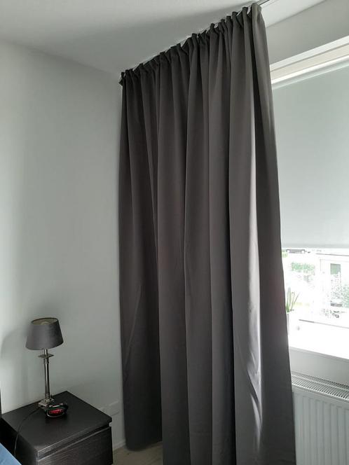 100% verduisterende gordijnen, Huis en Inrichting, Stoffering | Gordijnen en Lamellen, Zo goed als nieuw, 200 cm of meer, 200 cm of meer