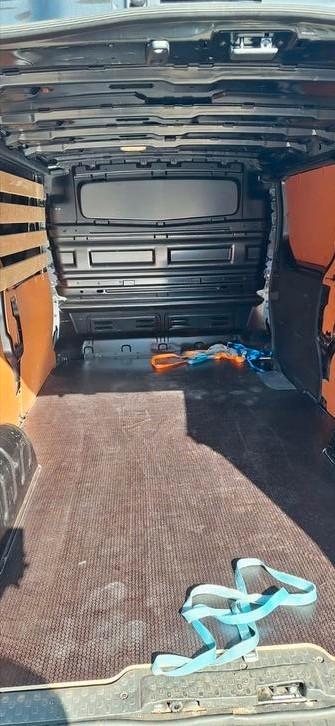 Laadruimte betimmering, tussenschot, vloerplaat, zijwanden  beschikbaar voor biedingen