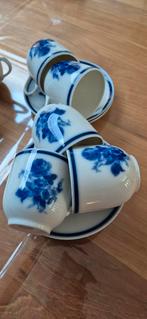 Vintage kop en schotel min 40 jaar bieden, Antiek en Kunst, Antiek | Porselein, Ophalen of Verzenden