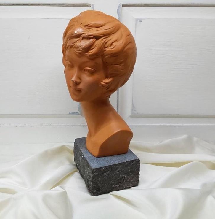 Vintage gips beeld op graniet sokkel, Brigitte Bardot, Antiek en Kunst, Kunst | Beelden en Houtsnijwerken, Ophalen of Verzenden