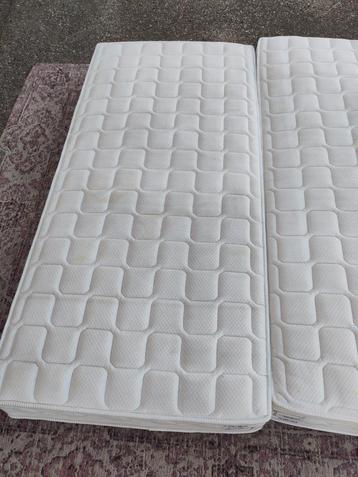 Dikke matrassen 90x200cm beschikbaar voor biedingen