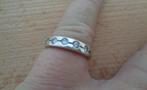 zilveren ring met rij steentjes [338], Verzenden, Dame, Zilver, Zilver