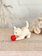 Vintage Goebel kat kitten poesje met rode bal, Verzamelen, Beelden en Beeldjes, Gebruikt, Ophalen of Verzenden, Dier