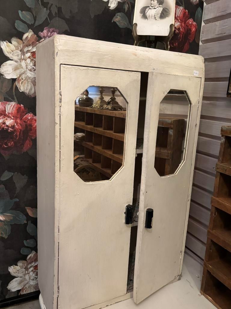 Brocante wit kastje, badkamerkastje, medicijnkastje, Antiek en Kunst, Ophalen