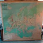 Europa oude zeer grote linnen kaart op rol in goede staat., Verzenden, Natuur en Biologie