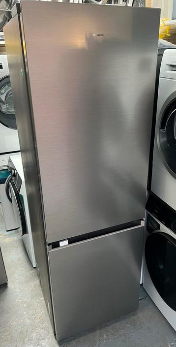 Nieuwe Samsung koelvriescombinatie 185cm 344liter beschikbaar voor biedingen