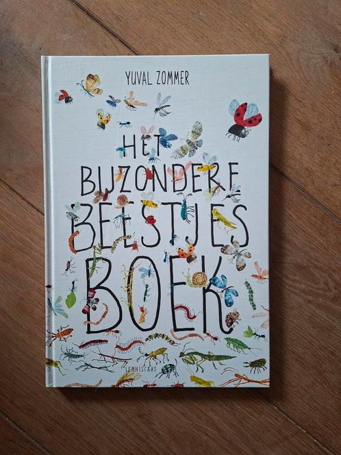 Yuval Zommer - Het bijzondere beestjes boek, Boeken, Kinderboeken | Jeugd | onder 10 jaar, Zo goed als nieuw, Non-fictie, Ophalen of Verzenden