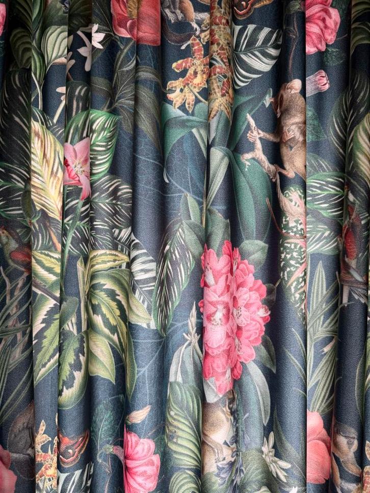 Fluweel Gordijnen - Jungle Print met Aapjes & Roze Bloemen, Huis en Inrichting, Stoffering | Gordijnen en Lamellen, Zo goed als nieuw