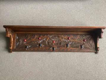 Oude art deco kapstok hoedenplank haken Fries houtsnijwerk beschikbaar voor biedingen