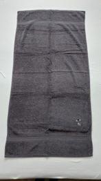 Badhanddoek 65x130 cm grijs geborduurd ligbed met parasol, Ophalen of Verzenden, Nieuw, Grijs, Handdoek