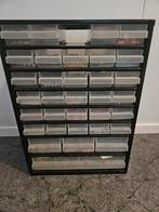 KRALEN, heel veel kralen en oorbelhaakjes in opbergbakken, Ophalen of Verzenden, Kraal