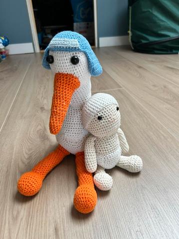 Gehaakte ooievaar met baby beschikbaar voor biedingen