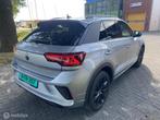 Volkswagen T-Roc 1.5 TSI R-Line 18 INCH CarPlay Black Style, 1258 kg, Zwart, 4 cilinders, 150 pk