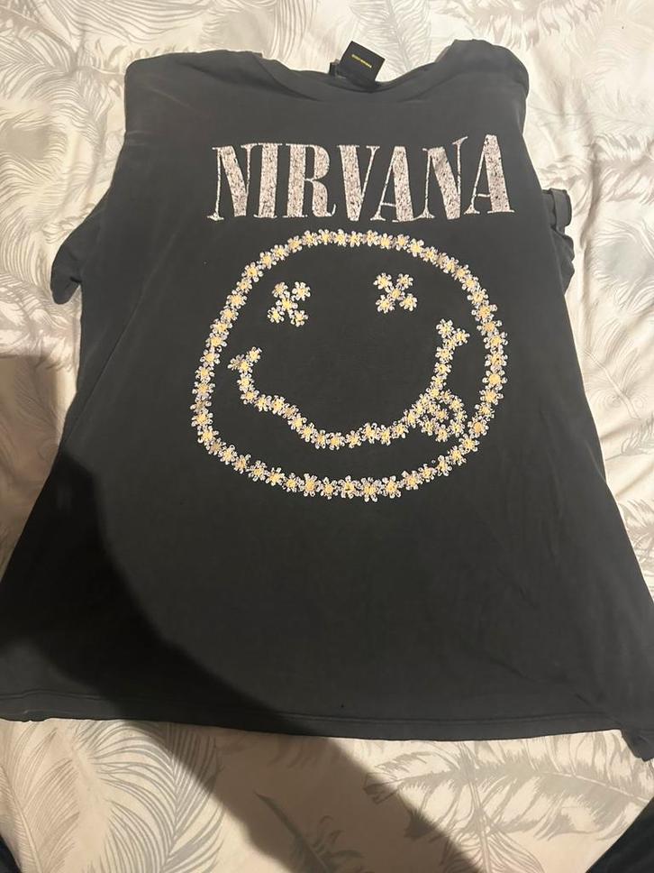 Nirvana t-shirt, Kleding | Dames, T-shirts, Zo goed als nieuw, Maat 36 (S), Zwart, Korte mouw, Ophalen