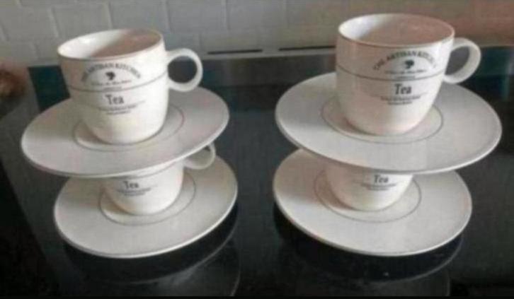 ☕4 theemokken met schotel van the artisan kitchen, Huis en Inrichting, Keuken | Servies, Zo goed als nieuw, Kop(pen) en/of Schotel(s)