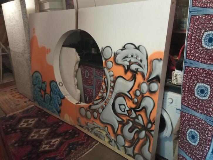Verlichte decor wand met graffiti en 3 spotjes, GRATIS, Huis en Inrichting, Woonaccessoires | Wanddecoraties, Gebruikt, Ophalen