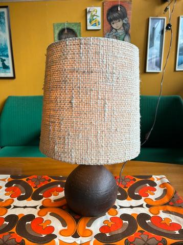Vintage jaren 70 bruin beige keramieken tafel lamp beschikbaar voor biedingen