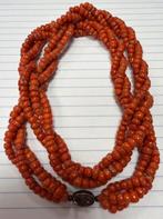 Oude bloedkoralen ketting met zilveren slot, Ophalen of Verzenden, Zilver, Ketting