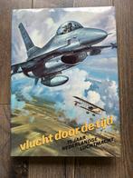 Vlucht door de tijd 75 jaar Nederlandse luchtmacht, Ophalen of Verzenden, Zo goed als nieuw, Boek of Tijdschrift