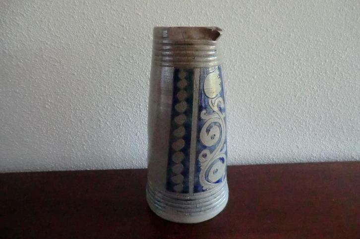 aardenwerken kruik - Wilhelmina Bazar / Den Bosch, Antiek en Kunst, Antiek | Keramiek en Aardewerk, Ophalen of Verzenden