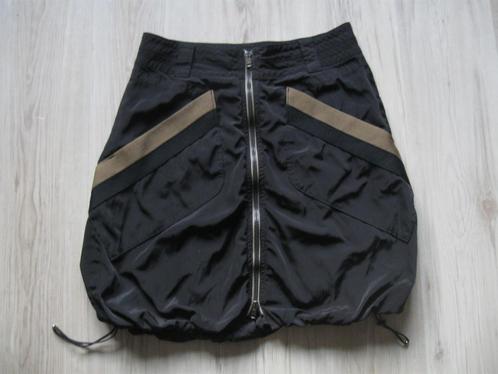 MARCCAIN leuk sportief zwart rokje maat 38 40 als nieuw, Kleding | Dames, Rokken, Zo goed als nieuw, Maat 38/40 (M), Zwart, Boven de knie