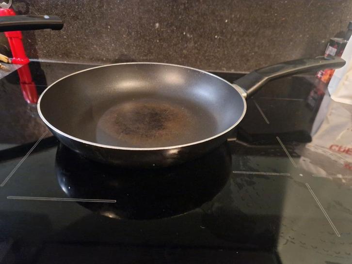 Brabantia Koekenpan - 24 cm, Huis en Inrichting, Keuken | Potten en Pannen, Gebruikt, Koekenpan of Braadpan, Aluminium, Inductieplaat