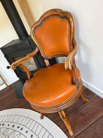 Vintage draai stoel  . Captain chair