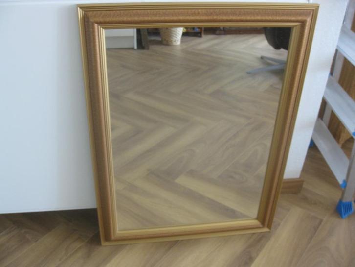 Spiegel in mooie lijst. UItstekende staat., Huis en Inrichting, Woonaccessoires | Spiegels, Zo goed als nieuw, 50 tot 75 cm, Minder dan 100 cm