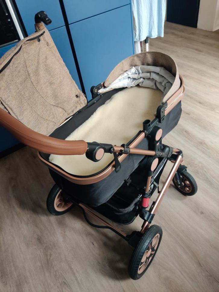Lora Kinderwagen, Kinderen en Baby's, Kinderwagens en Combinaties, Gebruikt, Kinderwagen, Overige merken, Met reiswieg, Verstelbare duwstang
