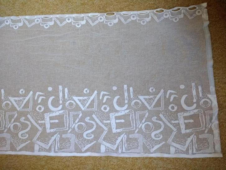 Vitrage val wit abstracte figuren als motief diverse maten, Huis en Inrichting, Stoffering | Gordijnen en Lamellen, Zo goed als nieuw