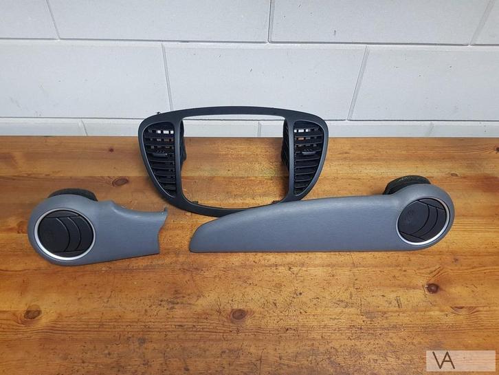 Hyundai i10 2007 - 2014 luchtrooster set dashboard €20/st, Auto-onderdelen, Dashboard en Schakelaars, Hyundai, Gebruikt, Ophalen of Verzenden