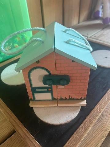 Speelhuisje hema beschikbaar voor biedingen