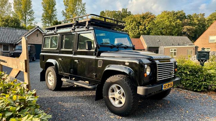 Land Rover Defender 2.4 D Stw. 110 2007 Zwart, Auto's, Land Rover, Particulier, 4x4, ABS, Airconditioning, Alarm, Bluetooth, Dakrails
